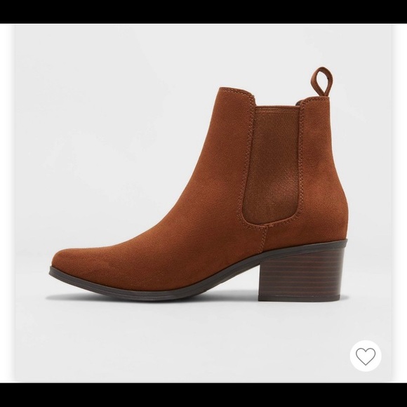 Chelsea Boot - Picture 2 of 7